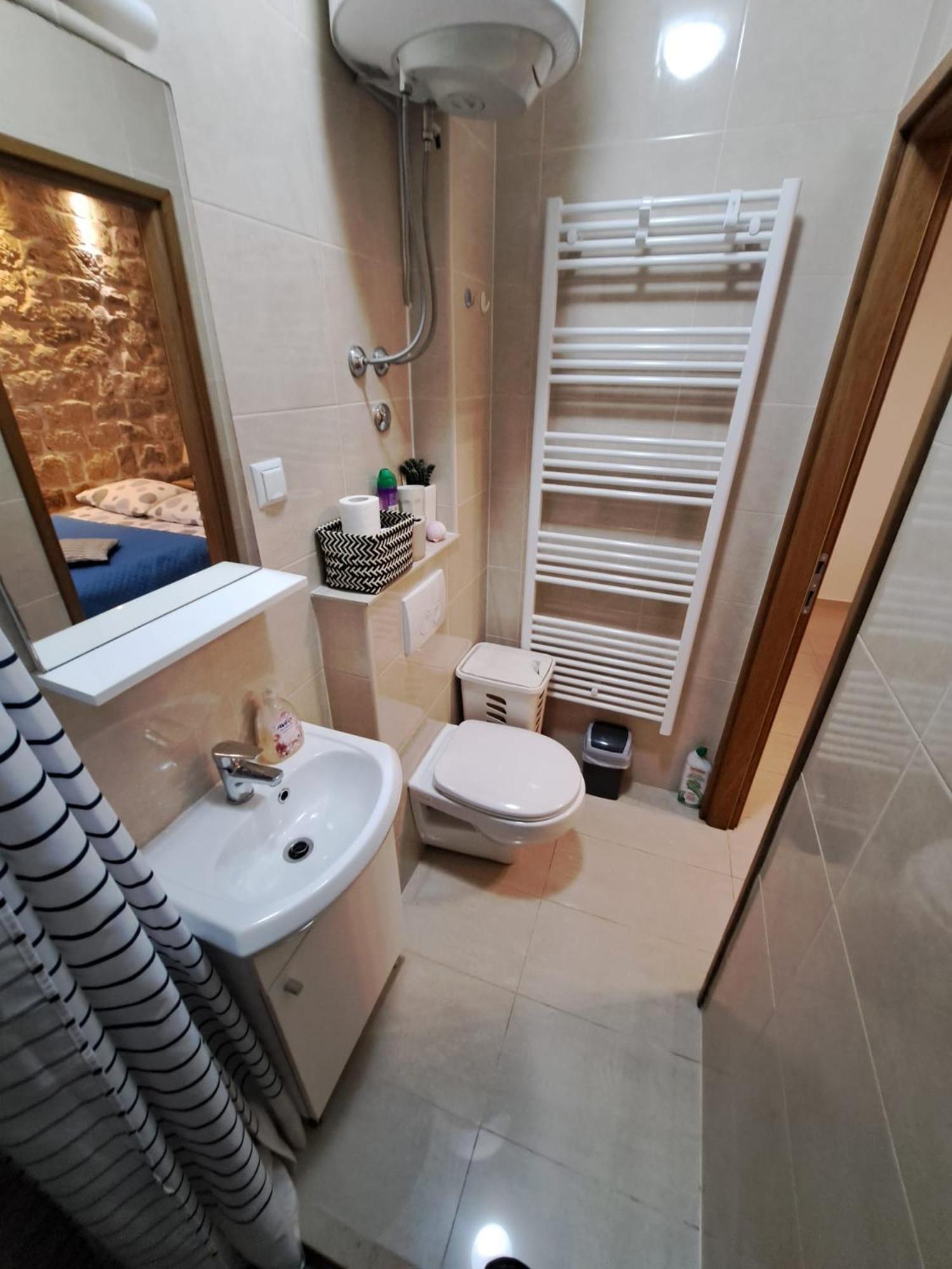 Studio Apartment Legcevic Kaštela Exteriör bild