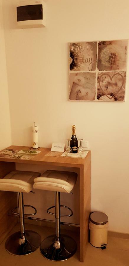 Studio Apartment Legcevic Kaštela Exteriör bild