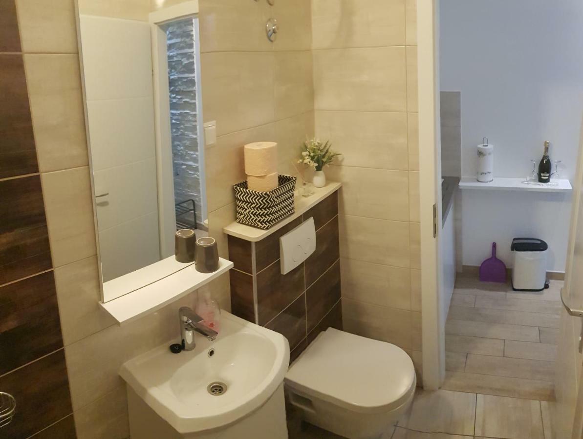 Studio Apartment Legcevic Kaštela Exteriör bild