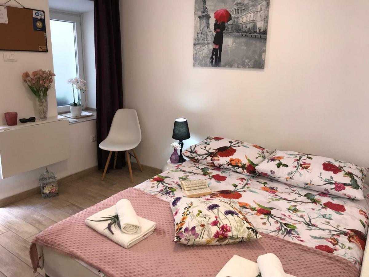 Studio Apartment Legcevic Kaštela Exteriör bild