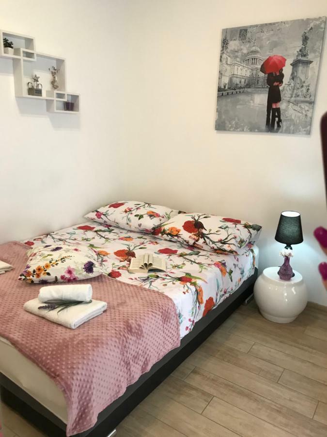 Studio Apartment Legcevic Kaštela Exteriör bild