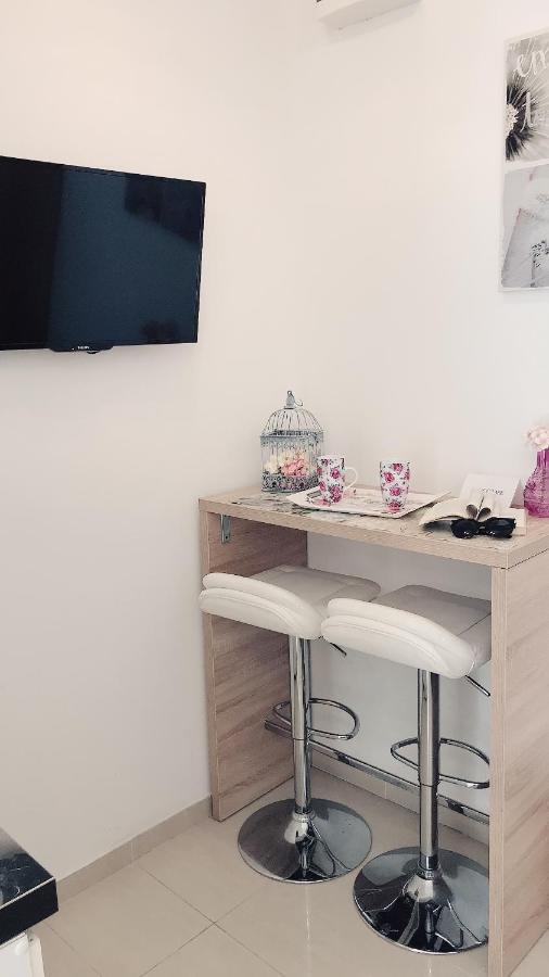 Studio Apartment Legcevic Kaštela Exteriör bild