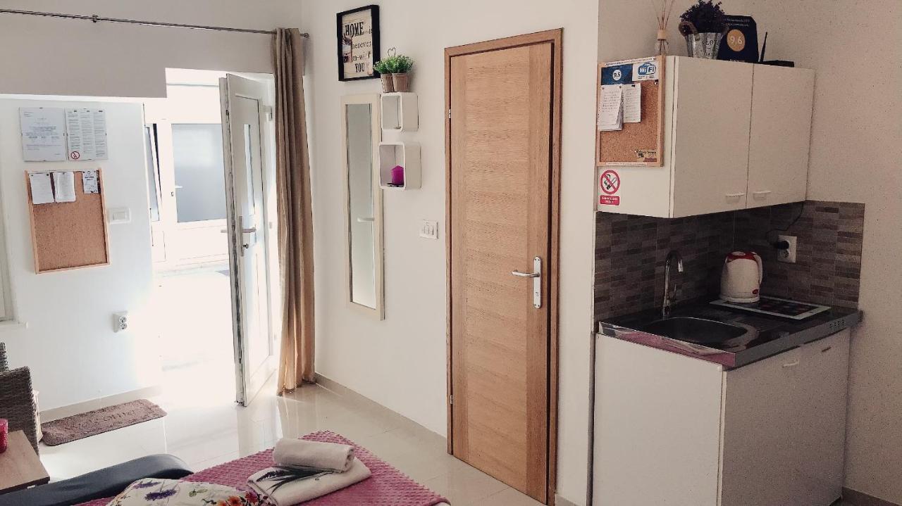 Studio Apartment Legcevic Kaštela Exteriör bild